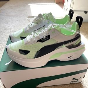 PUMA Kosmo Rider Women’s Sneakers size 6.5